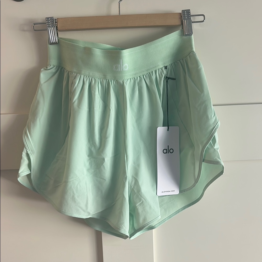 ALO Match Point Short Spearmint Small